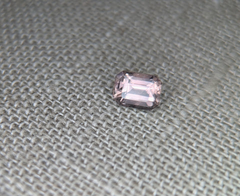 1.24ct STUNNING EMERALD CUT ROSÉ PINK MONTANA SAPPHIRE