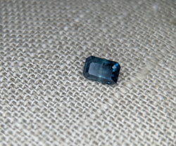 0.92ct DEEP BLUE HEATED MONTANA SAPPHIRE