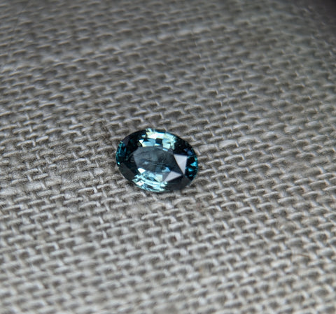 .9ct BRILLIANT BLUE SAPPHIRE