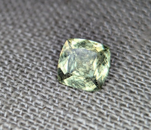 2.36ct STUNNING GREEN MONTANA SAPPHIRE