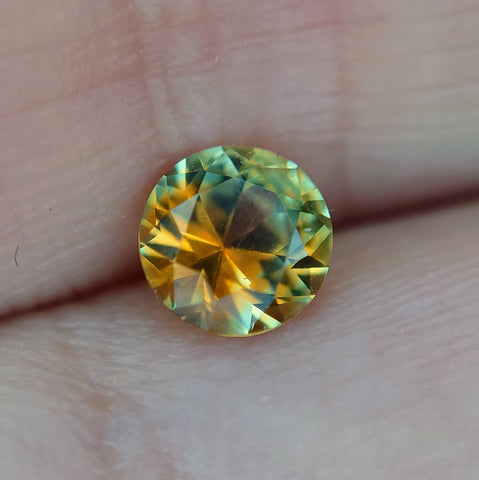 0.77ct RARE ORANGE HEATED MONTANA SAPPHIRE