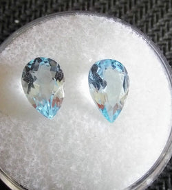 2.96ct MATCHED PAIR OF PEAR SHAPED AQUAMARINE - Blaze-N-Gems