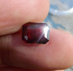 2.57ct EMERALD CUT MONTANA GARNET - Blaze-N-Gems