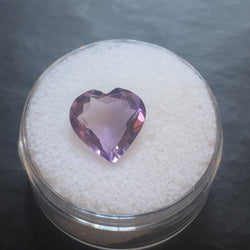 2.89 ct HEART SHAPED AMETHYST - Blaze-N-Gems