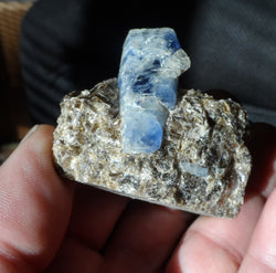 SAPPHIRE SPECIMEN CRYSTAL. 115.5 GRAMS. EXCELLENT PIECE - Blaze-N-Gems